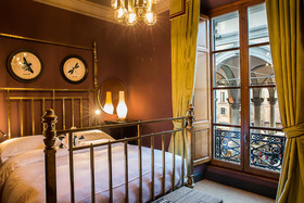 Porcellino Gallery Art Boutique B&B