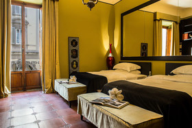Porcellino Gallery Art Boutique B&B