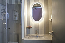 Porcellino Gallery Art Boutique B&B