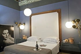 Porcellino Gallery Art Boutique B&B