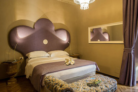 Porcellino Gallery Art Boutique B&B