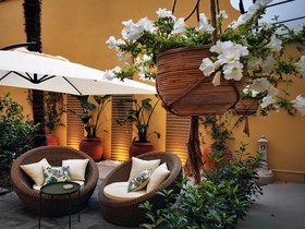 Renascentia Garden Relais