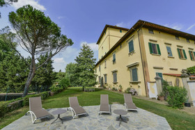 Residenza d'Epoca Torre Dei Lari