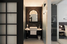 Ruby Bea Hotel & Bar