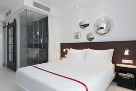 Ruby Bea Hotel & Bar