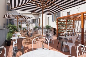 Ruby Bea Hotel & Bar