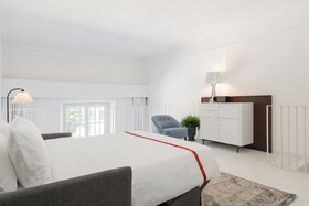 Ruby Bea Hotel & Bar