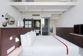 Ruby Bea Hotel & Bar