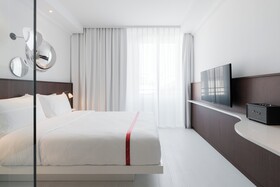 Ruby Bea Hotel & Bar