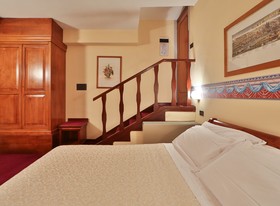 iH Hotels Firenze Select