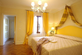 Serristori Palace