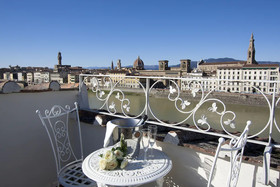 Serristori Palace