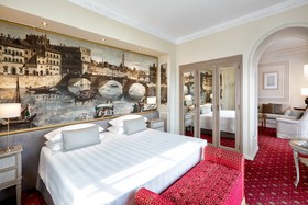 Sina Villa Medici, Autograph Collection