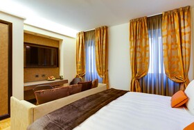 Solo Experience Hotel