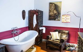 Soprarno Suites