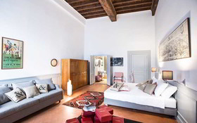 Soprarno Suites