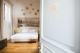 Soprarno Suites