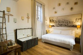 Soprarno Suites
