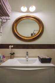 The Golden House Florence Suite