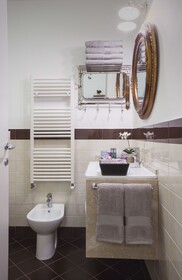 The Golden House Florence Suite