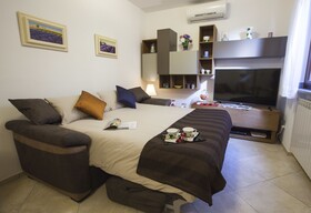 The Golden House Florence Suite
