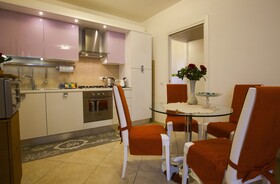 The Golden House Florence Suite