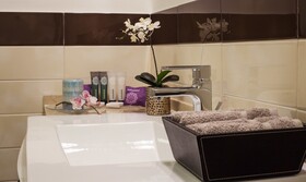 The Golden House Florence Suite