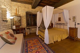 Castello dell Aquila