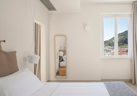 La Guardia Hotel