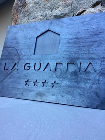 La Guardia Hotel