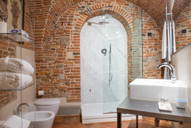 15 Santori Luxury Home