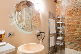 15 Santori Luxury Home