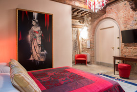 15 Santori Luxury Home