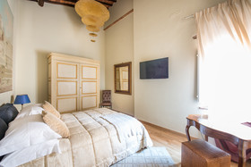 15 Santori Luxury Home