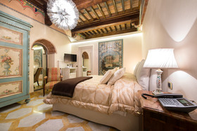 15 Santori Luxury Home