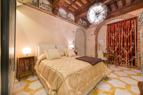 15 Santori Luxury Home