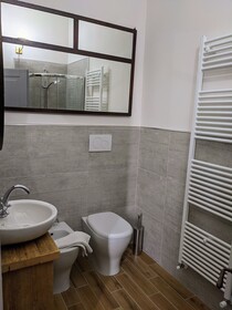 Cipresso E Pietra