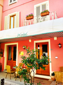 Hotel Holiday