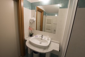 Hotel Holiday