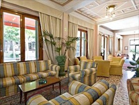 Hotel Maestoso