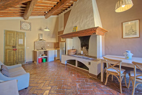 Castello di Montegufoni