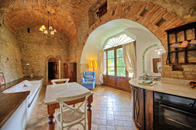 Castello di Montegufoni