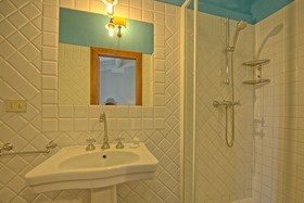 Castello di Montegufoni