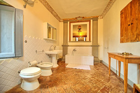 Castello di Montegufoni