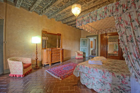 Castello di Montegufoni