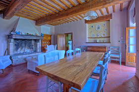 Castello di Montegufoni