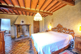 Castello di Montegufoni