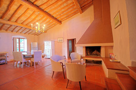 Castello di Montegufoni