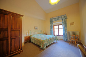 Castello di Montegufoni