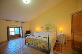 Castello di Montegufoni